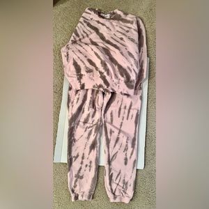 Good American tie dyed pink/gray sweat shirt and pants in size 2.